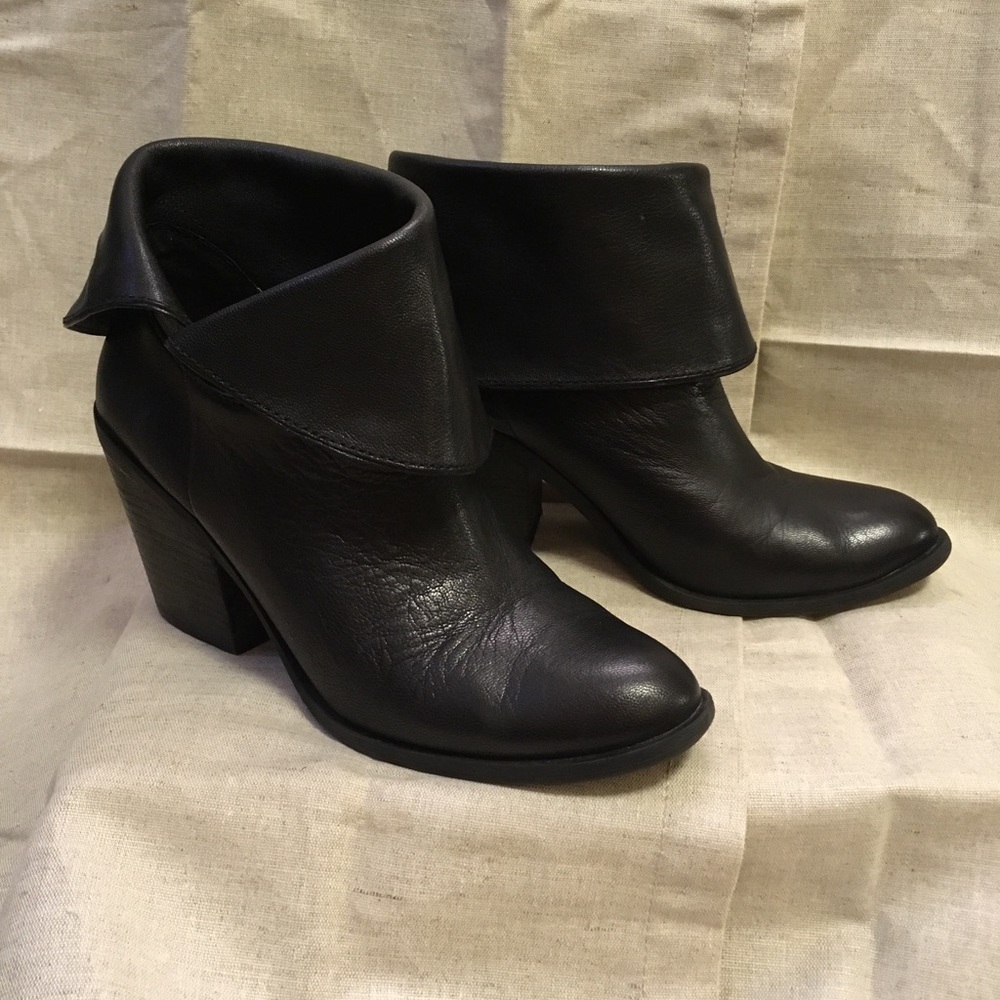 Lucky Brand 🍀 black leather booties